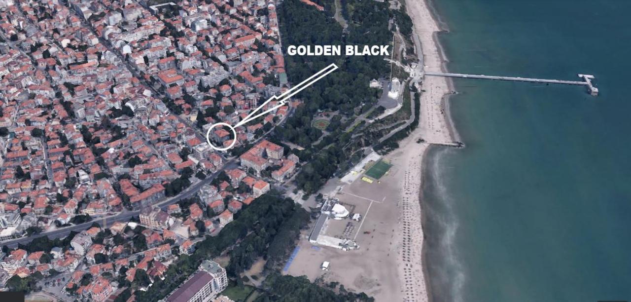 Golden Black Burgas Bagian luar foto